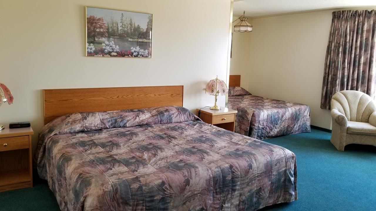 Western Budget Motel Cold Lake Kültér fotó