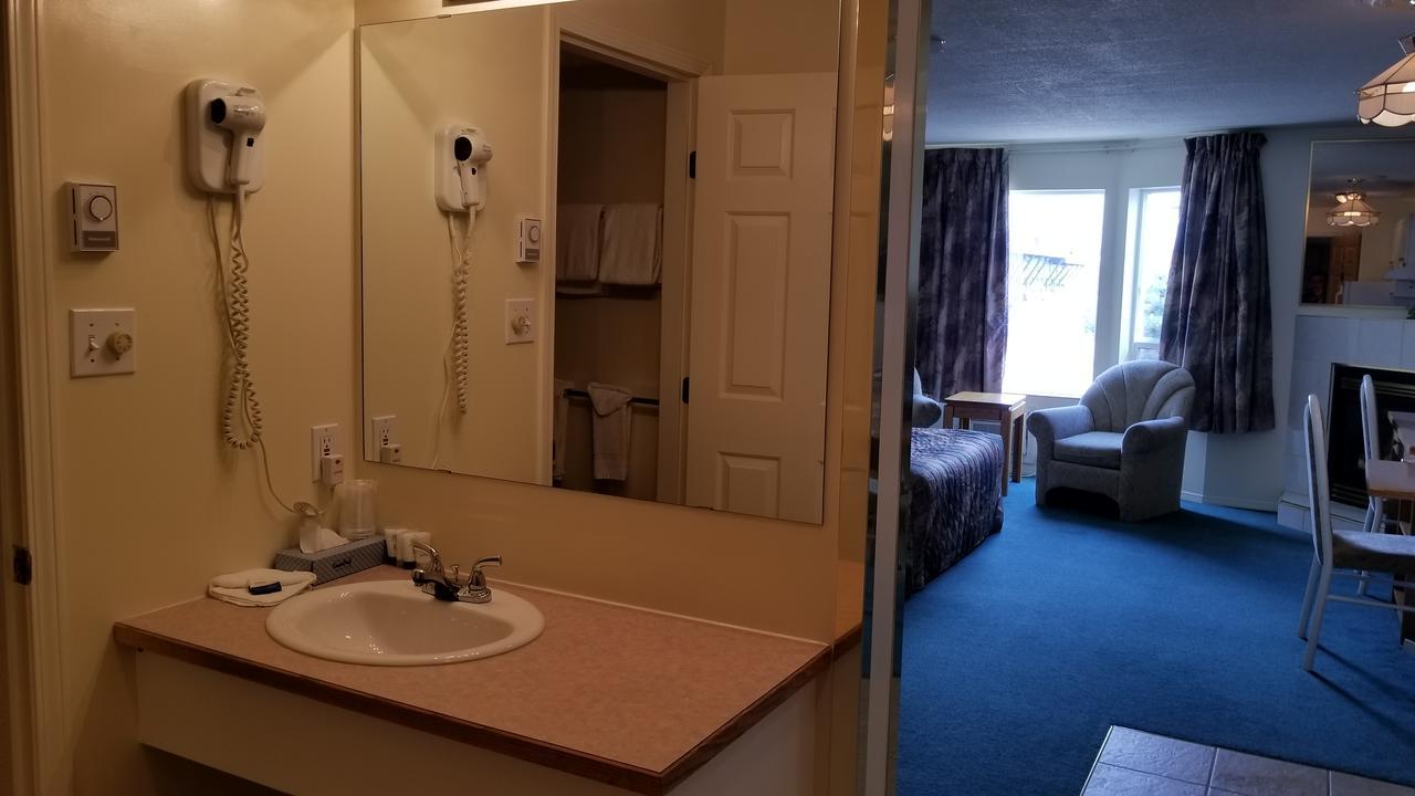 Western Budget Motel Cold Lake Kültér fotó